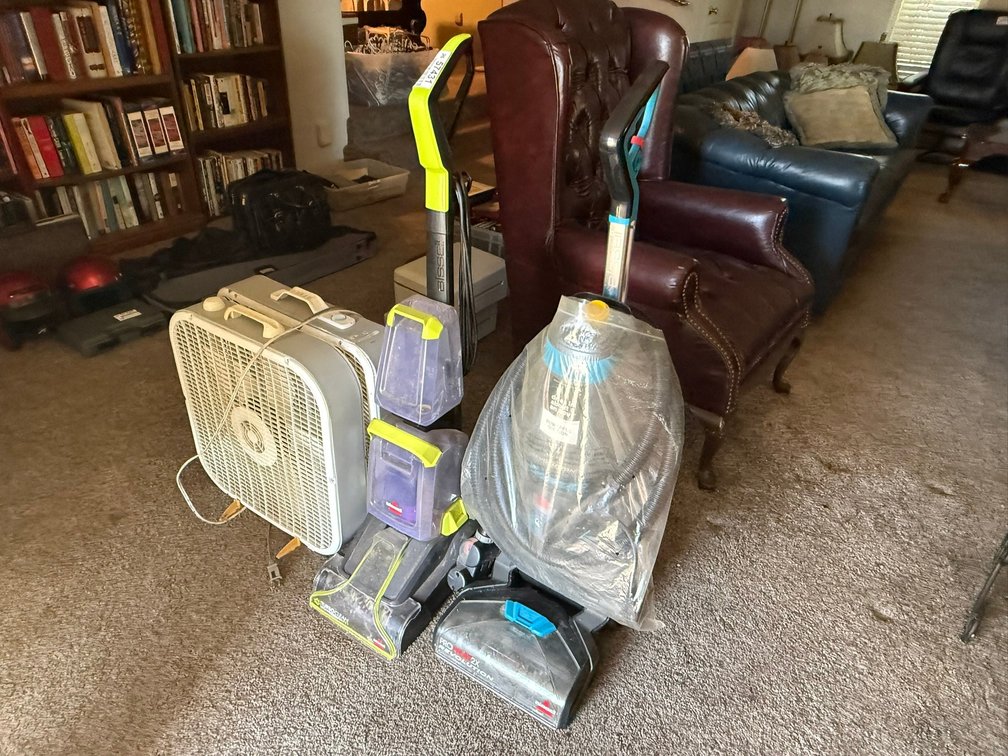 (2) Vacuum Cleaners & (2) Box Fans INV#57431