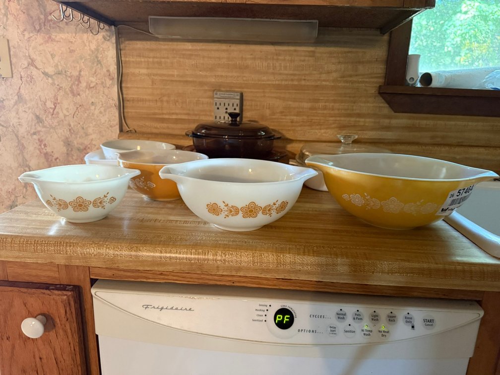 Lot of Pyrex Bowls INV#57464