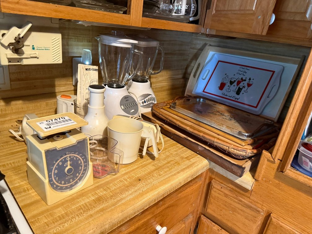 Lot of Vintage Kitchen Appliances INV#57470