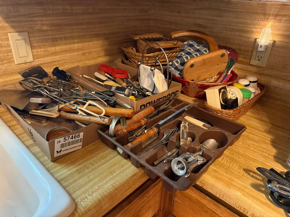 Lot of Kitchen Utensils INV#57466