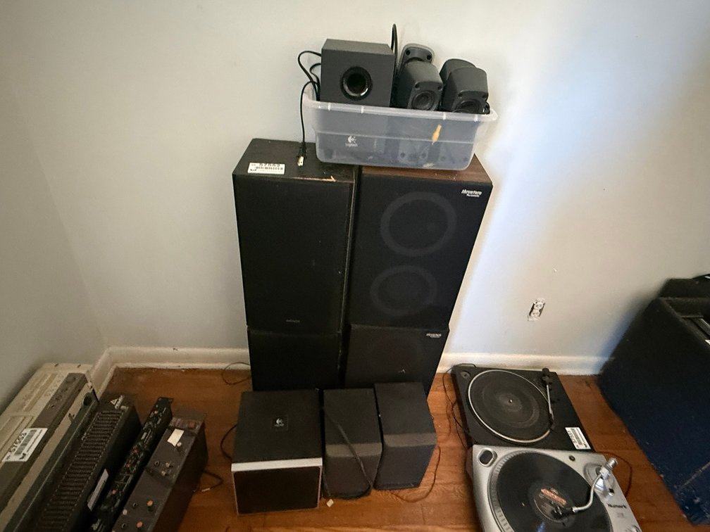 Lot of Speakers INV#57552
