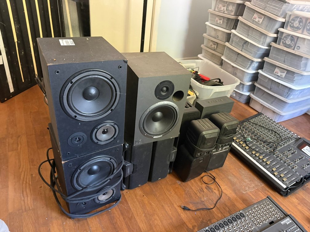 Lot of Speakers INV#57550