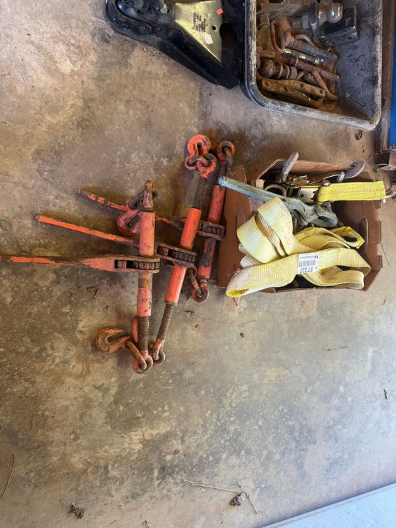 Lot of Binders & Ratchet Straps INV#57337