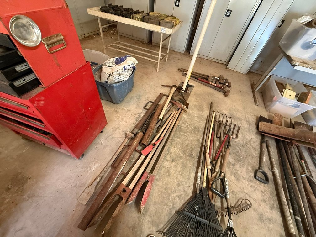 Post Hole Diggers & Other Outdoor Tools INV#57373