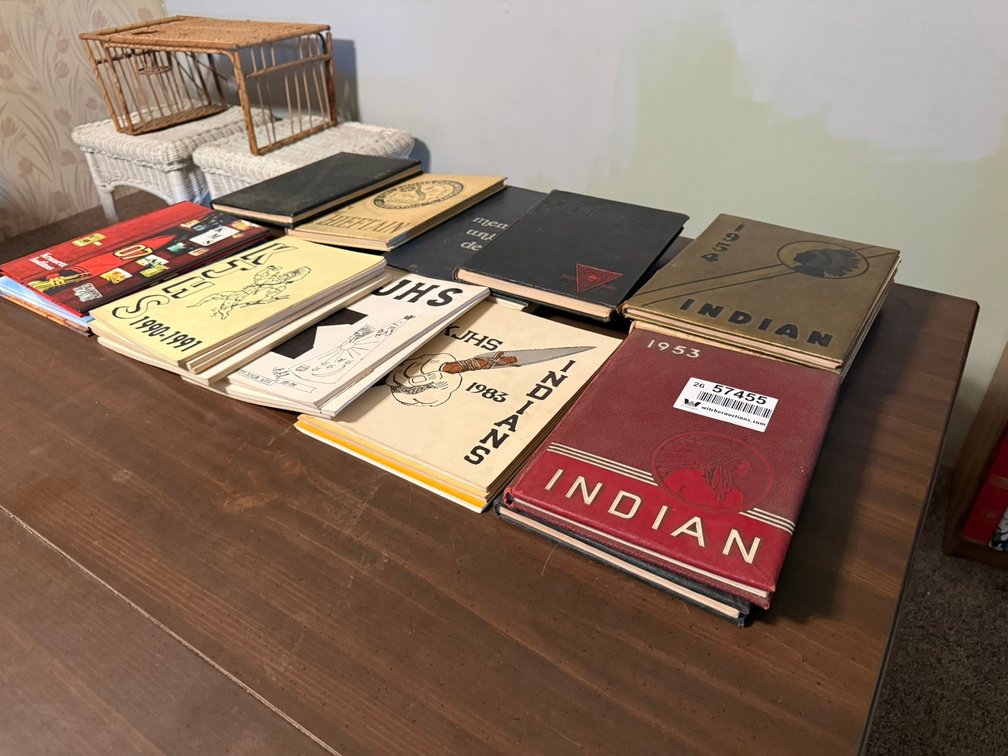 Lot of Yearbooks INV#2657455
