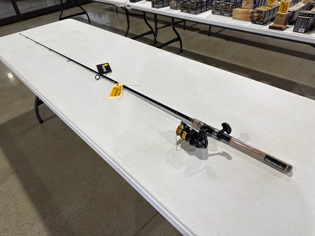 Unused DAWA SHOCK F702W  Fishing Pole  