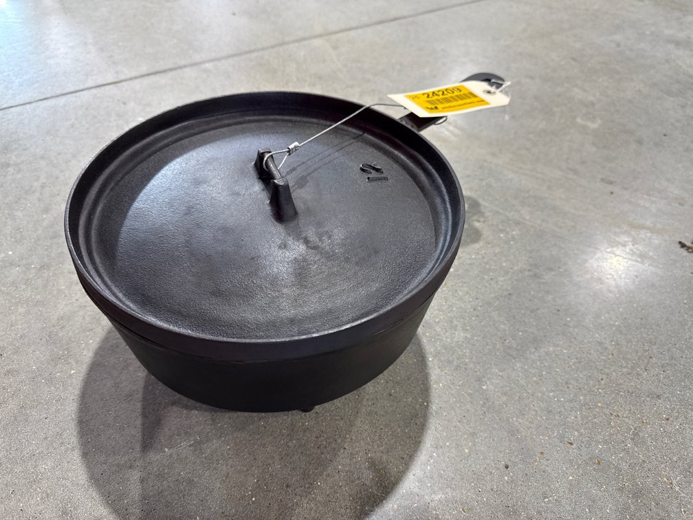 12 Cast Iron Camp Dutch Oven  