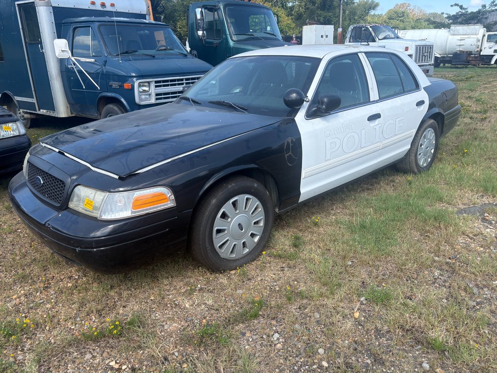 INOP 2011 Ford Crown Victoria Sedan VIN: 2FABP7BV0BX137858