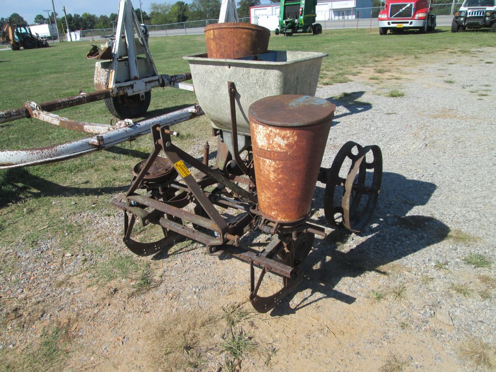 Ford 2-row Planter  Inv # 29515