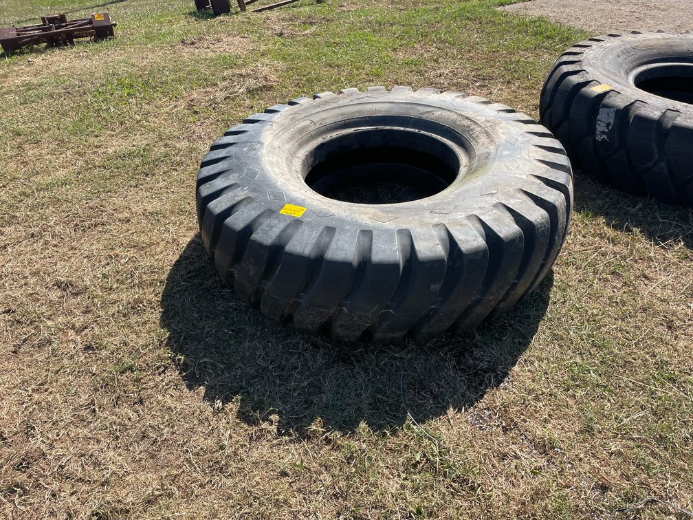 16.00-25 Industrial Tire  Inv# 29767