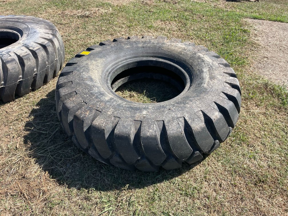16.00-25 Industrial Tire  Inv# 29768