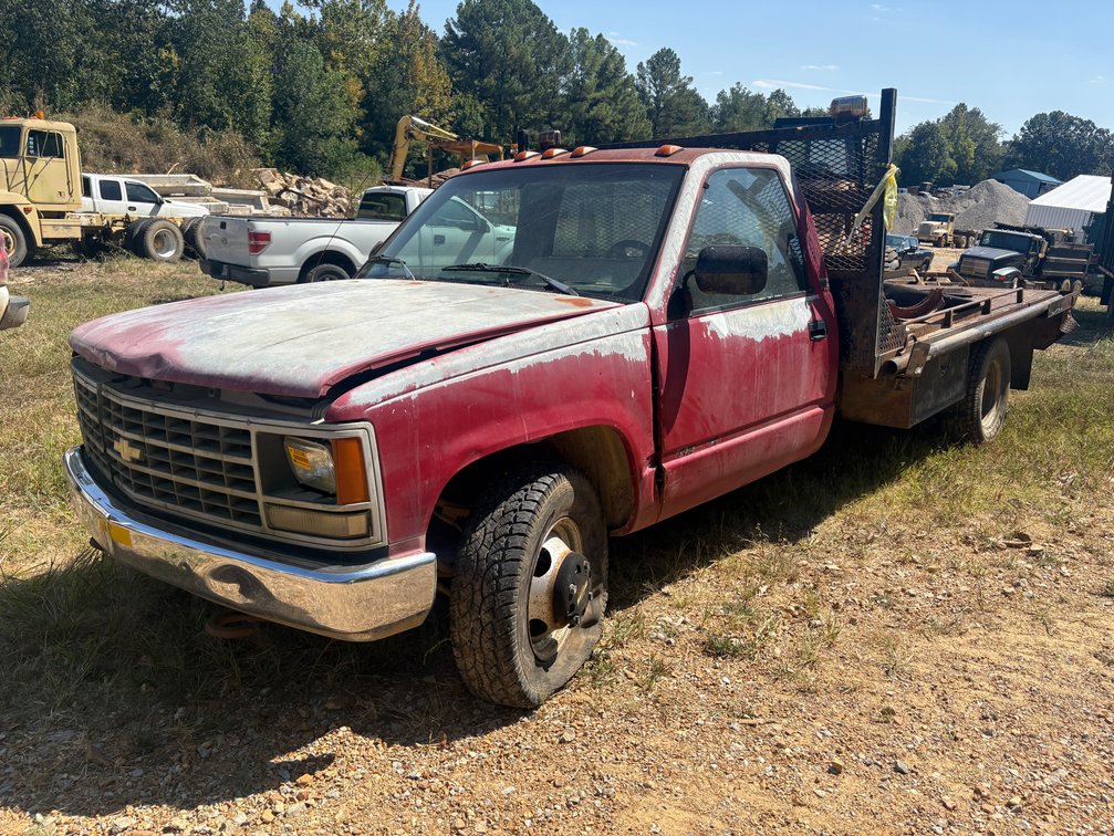 1991 Chevrolet  GMT-400 Cheyenne  Flat Bed Work Truck  1GBJC34N3ME194653