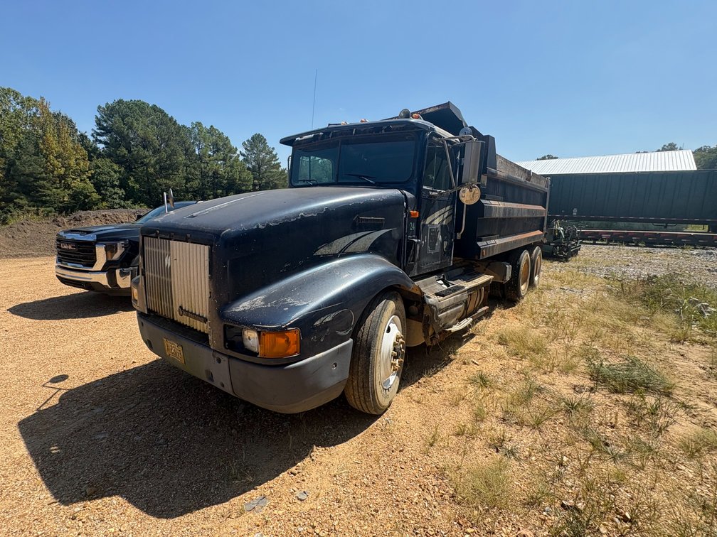 1995 International  9400  T/A Daycab Dump Truck VIN: 2HSFHAMR0SC017806