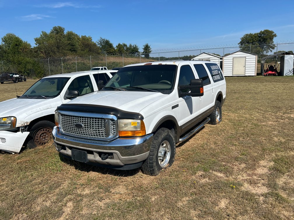 INOP 2000 Ford  Excursion  4x4 SUV VIN: 1FMNU43L6YEA74203