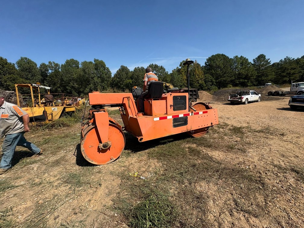 Ferguson  8-10.5B  Smooth Drum Compactor  