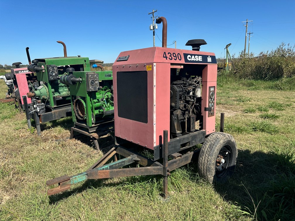 Case IH 4390 4 cyl Power Unit w/ Trailer 