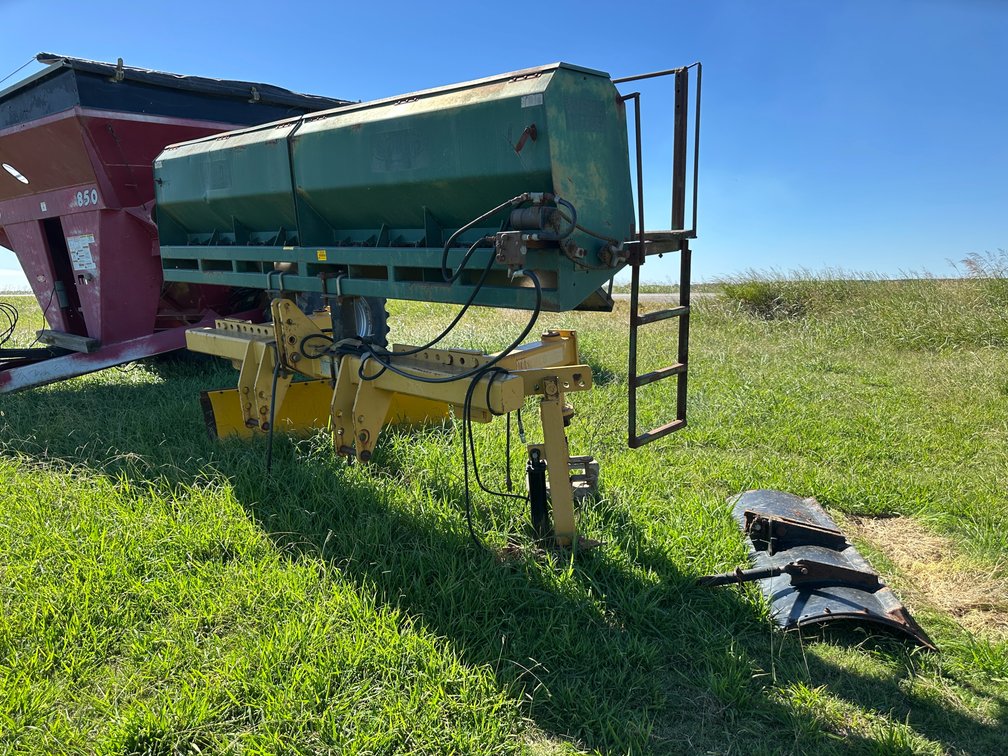Nammoc Levee Squeeze w/Marliss Levee Seeder 