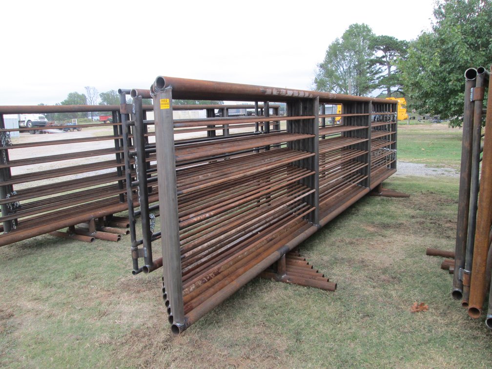 (9) Freestanding Panels & (1) Gate   Inv # 29802