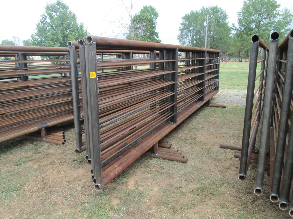 (9) Freestanding Panels & (1) Gate   Inv # 29824
