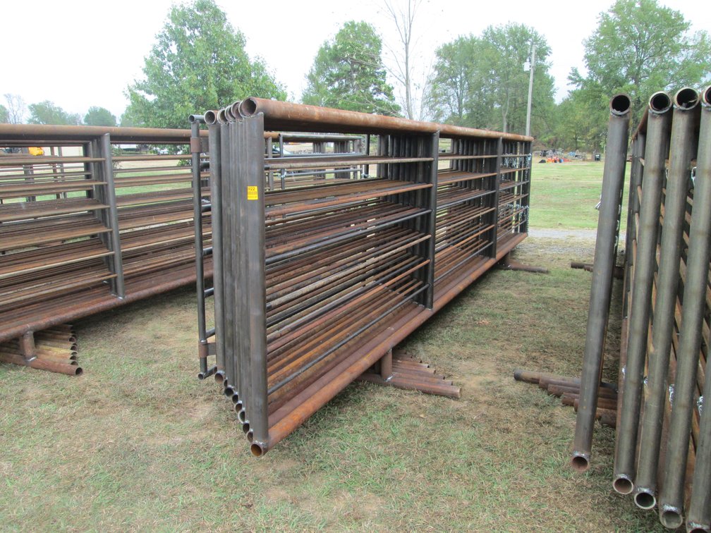 (9) Freestanding Panels & (1) Gate   Inv # 29822