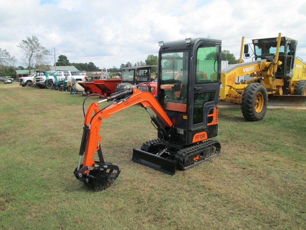 Industrial  FF13R  Mini Excavator 2409009193 Inv # 29867