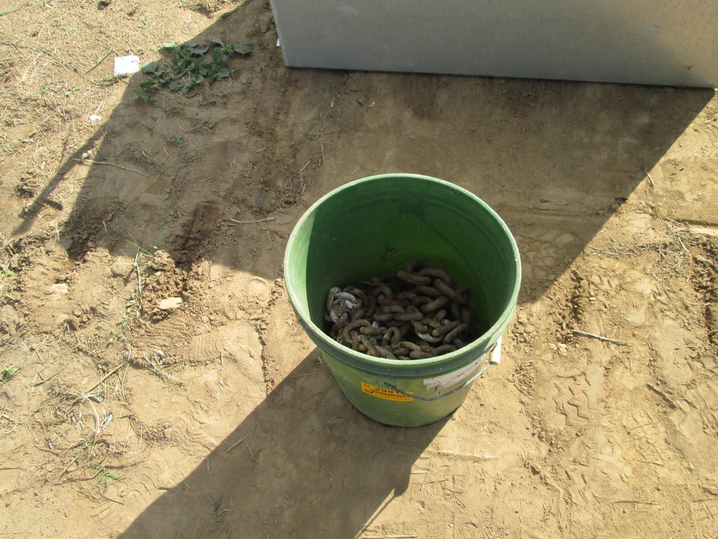 Bucket of Chains  Inv# 29919