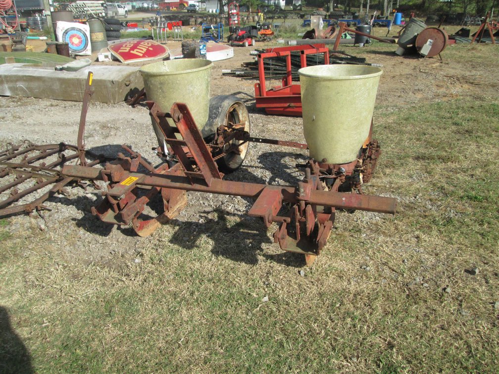2-row Planter  Inv# 29998