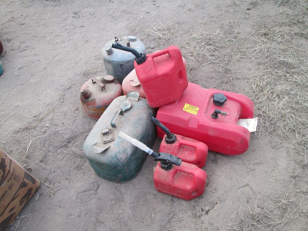 Lot of Gas Cans   Inv# 29907