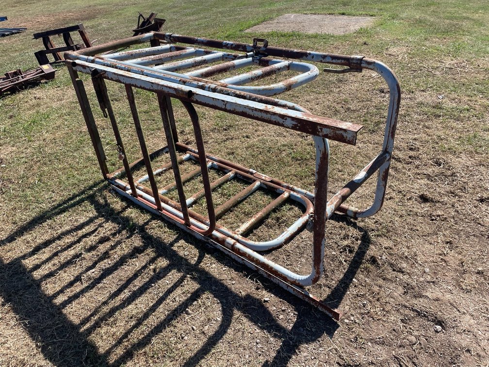 Cattle Palp Cage   Inv# 29966