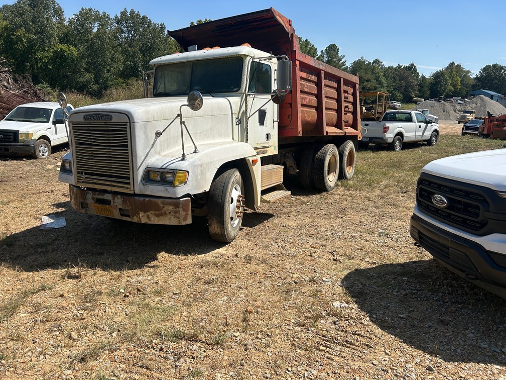 1996 Freightliner  T/A Daycab Dump Truck VIN:1FUYDZYB8TP876191