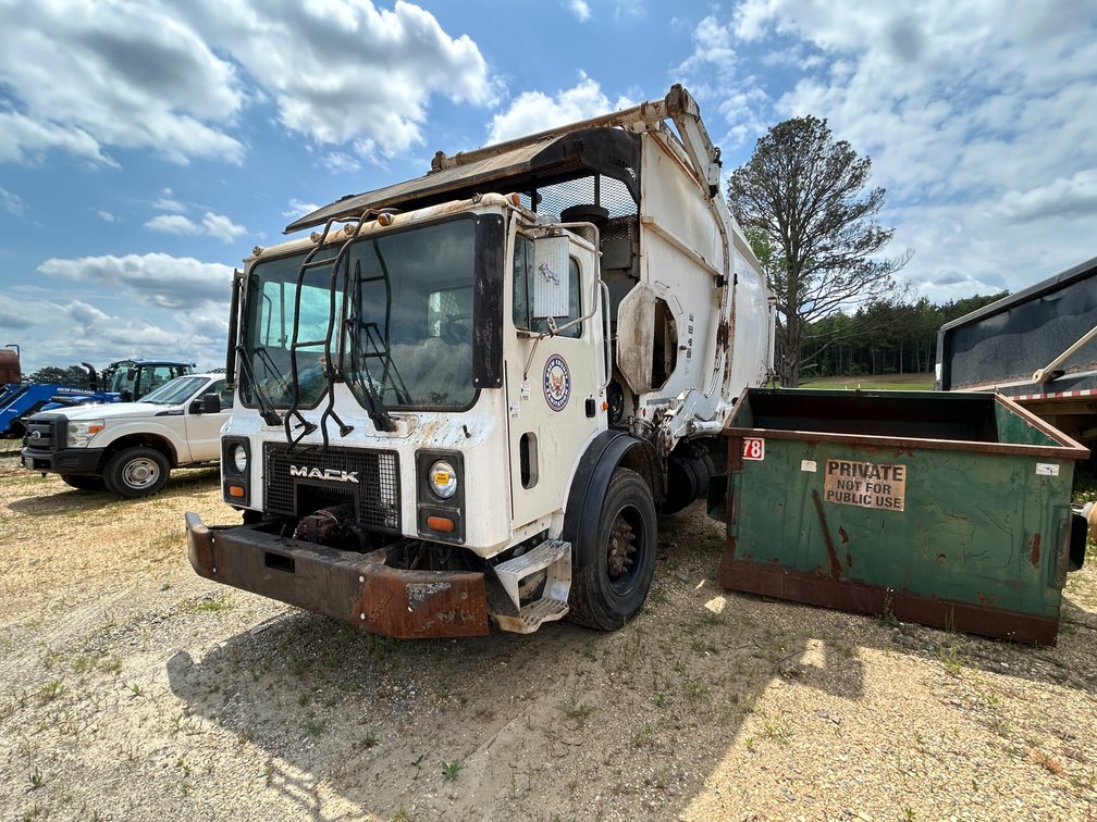 2007 Mack MR MR600S T/A Daycab Garbage Truck VIN: 1M2K189C07M036142
