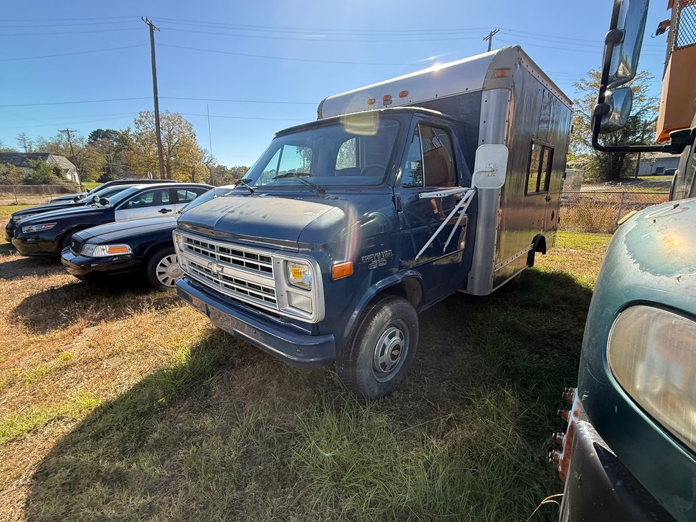 1991 Chevrolet  C30  Military Transfer Van  2GBGG31J6M4125021