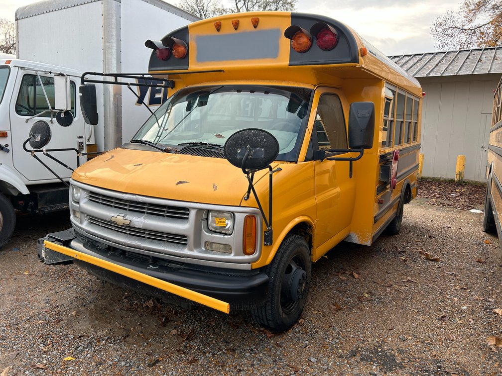 INOP 2000 Chevrolet Express  School Bus VIN: 1GBHG31F4Y1255196