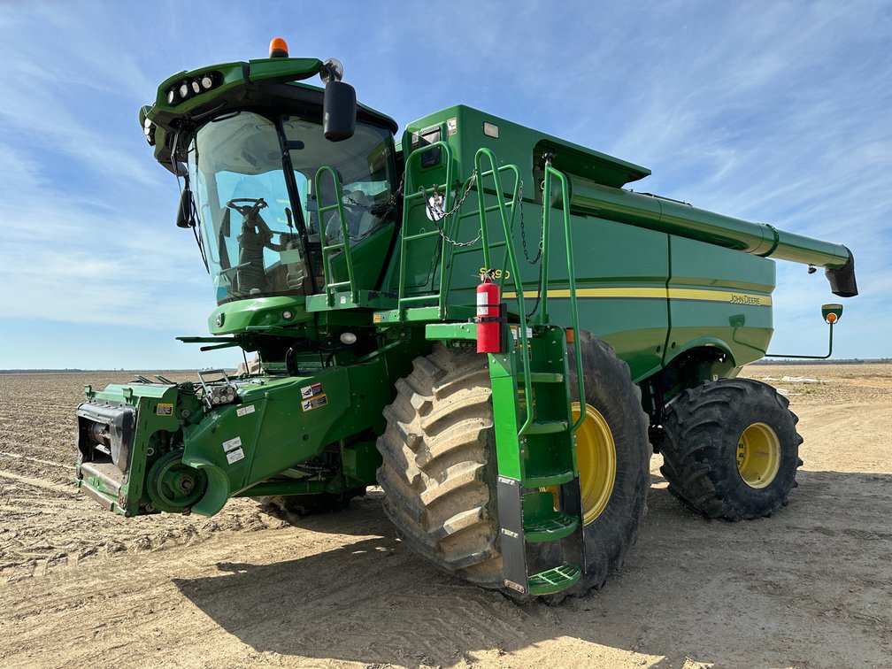 2014 John Deere  S690  Combine  Location: Site 1A
