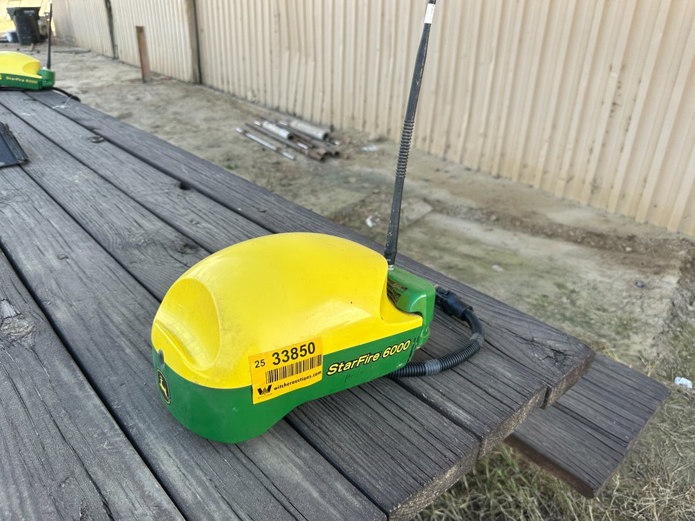 John Deere StarFire 6000 w/RTK Radio 450  Location: Site 1E