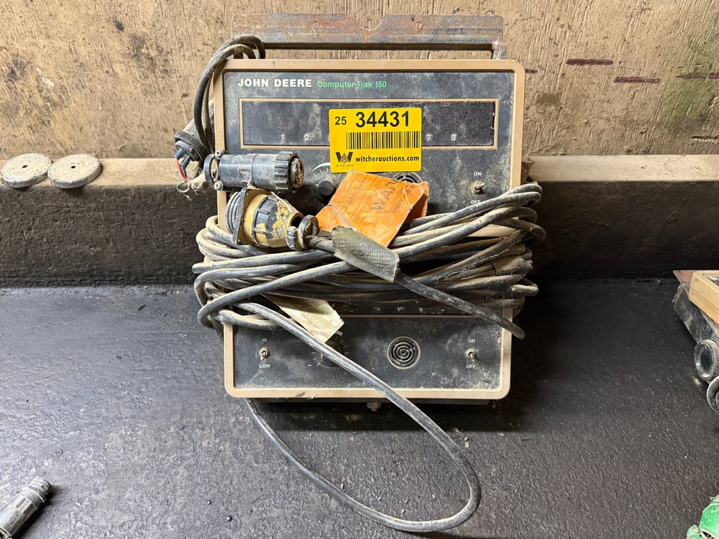 John Deere Computer Trak 150 Monitor   Location: Site 1E