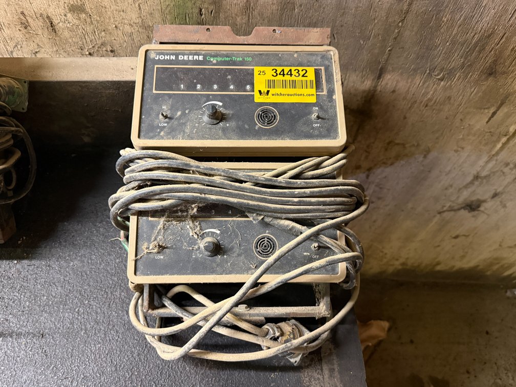 John Deere Computer Trak 150 Monitor   Location: Site 1E
