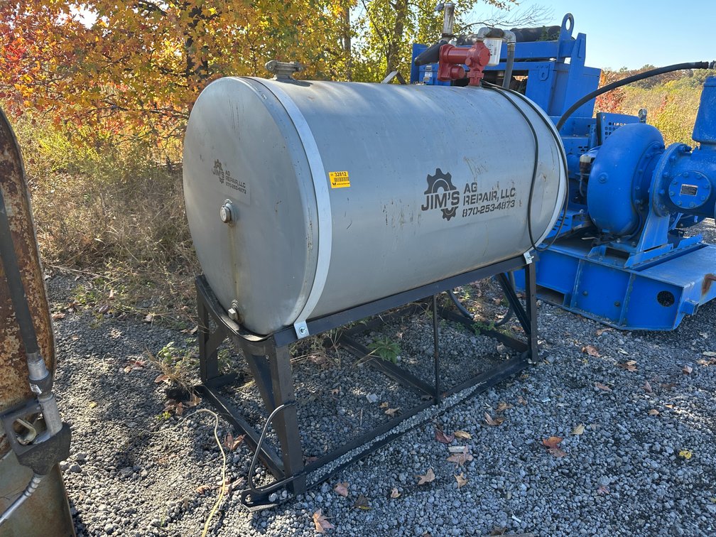 ~290 gallon Fuel Tank w/ Stand 