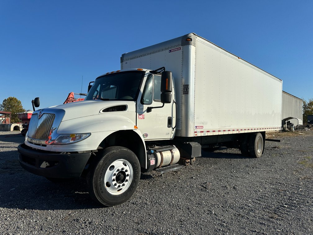 2018 International  4300  Box Truck VIN: 1HTMMMML1JH049182