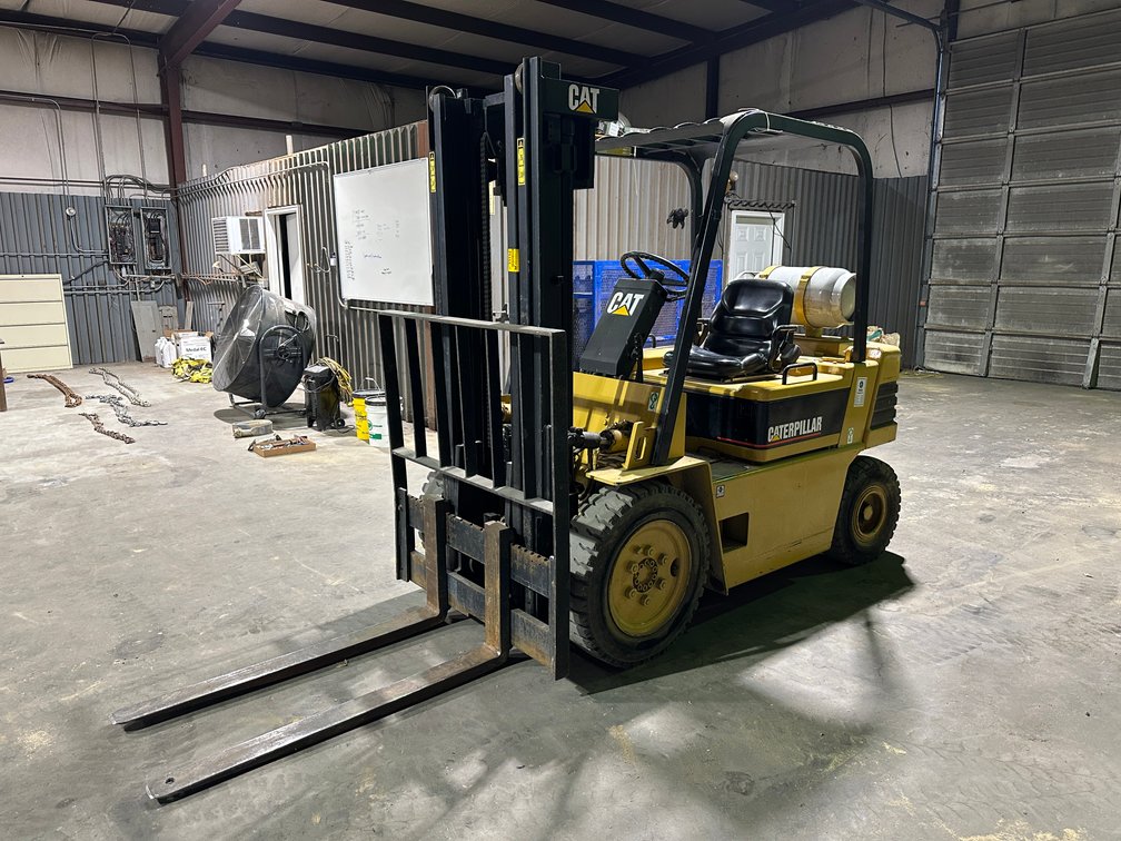 Caterpillar V50 Pneumatic Tire Forklift 