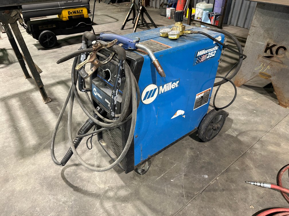 Miller Millermatic 252 Wire Welder 