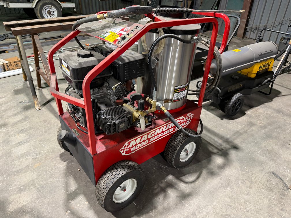 Magnum 4000 Series Hot Water Pressure Washer 