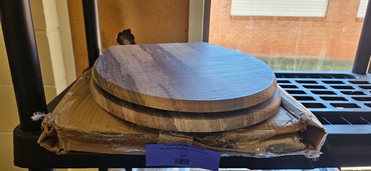 Wood Grain Finish Toilet Seat and Lid