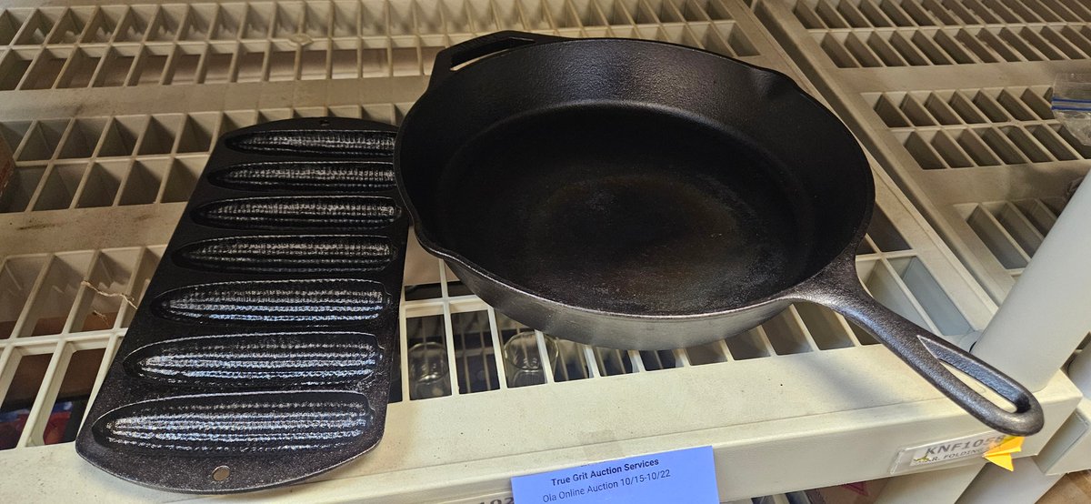 Lodge Cast Iron Skillet and Cornstick Pan