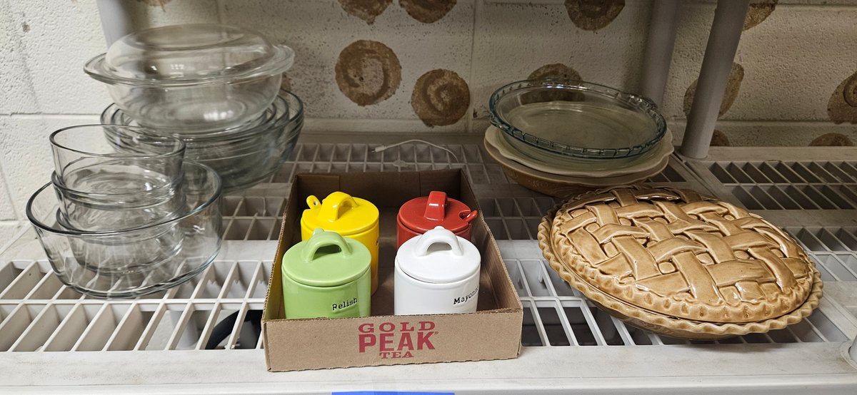Glass Bakeware, Ceramic Pie Dishes, Condiment Jars, and More