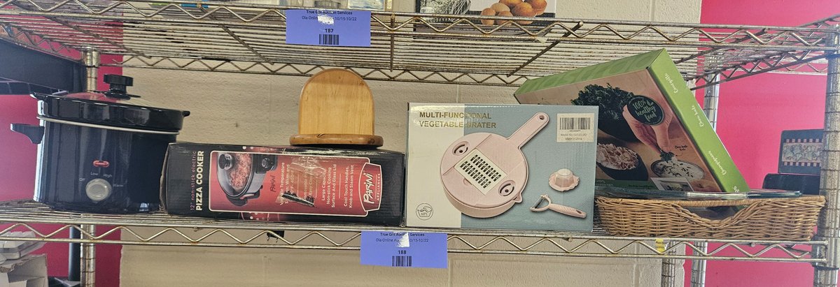 Electric Pizza Cooker, Slow Cooker, and Kitchenware