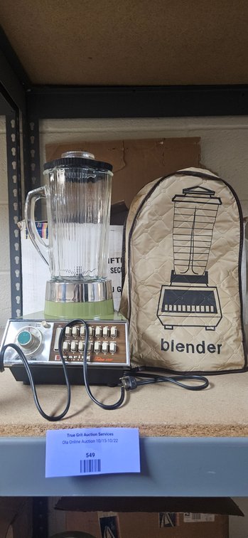 Waring Solid State Futura 1000 Blender with Quilted Cover