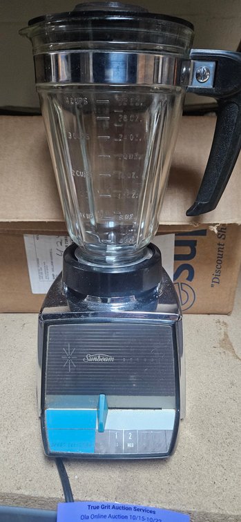 Sunbeam Deluxe Blender with 32 oz Glass Pitcher