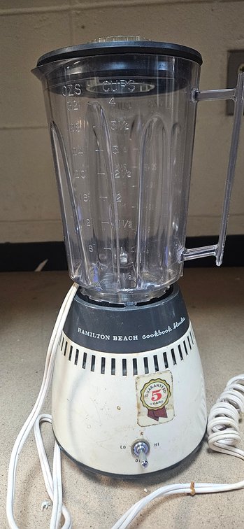 Hamilton Beach Cookbook Blender with Fluted Container