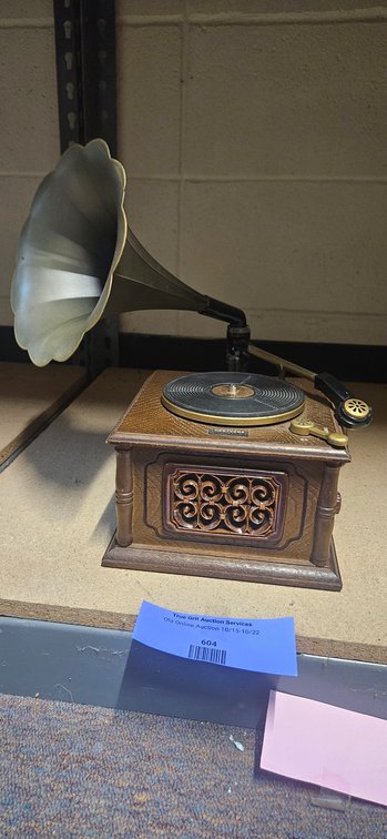 Heritage Gramophone-Style Solid State Radio
